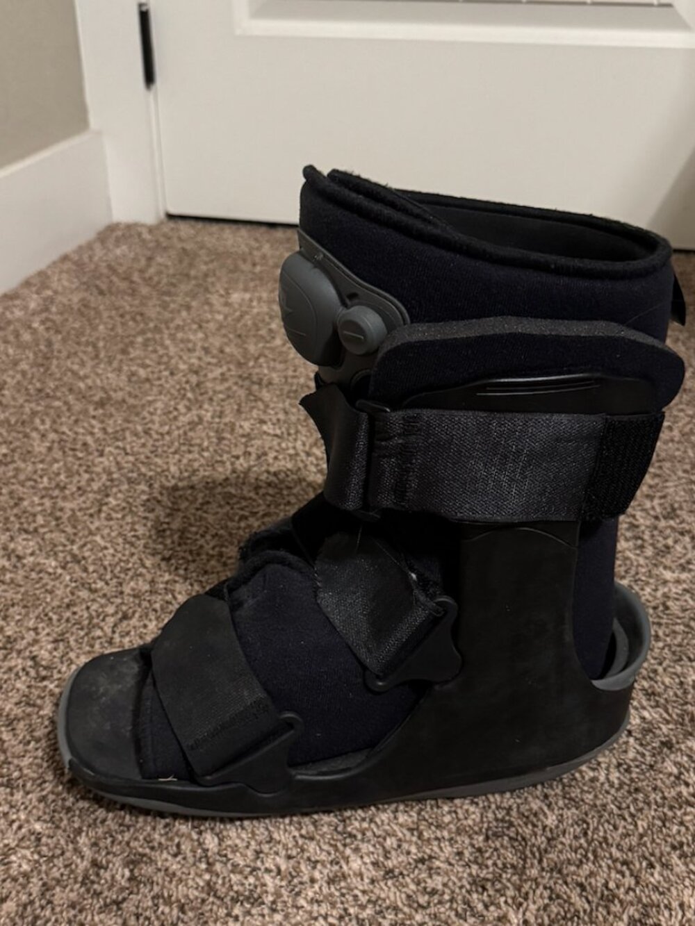 BREG Medical Boot - Picture 3 of 9